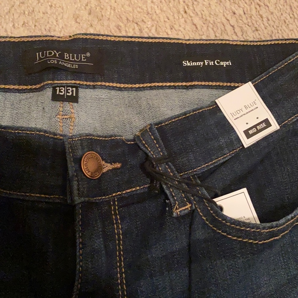 NWT Judy Blue Skinny Fit Capri pants size 13 / 31